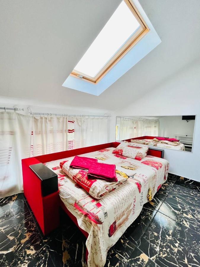 Relax House
