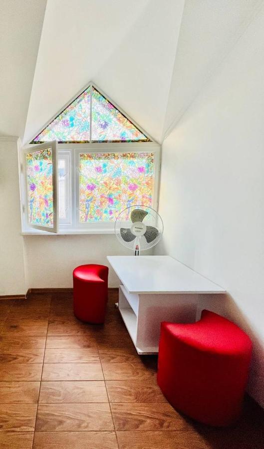 Relax House